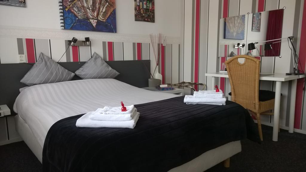 Hotel Noordzee Hoek van Holland Oda fotoğraf